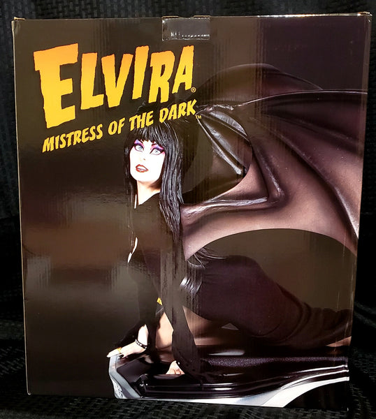 Enesco Grand Jester Studios Elvira Mistress of the Dark 1:4 Scale Statue