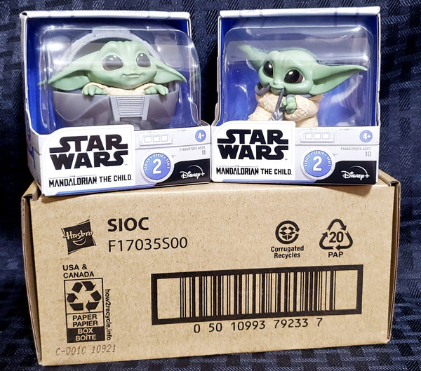 Star Wars Bounty Collection Series 2 The Child Pram & Mandalorian Necklace 2-Pack