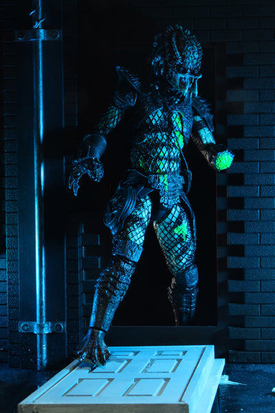 NECA Predator 2 Ultimate Battle-Damaged City Hunter Predator 7" Scale Figure