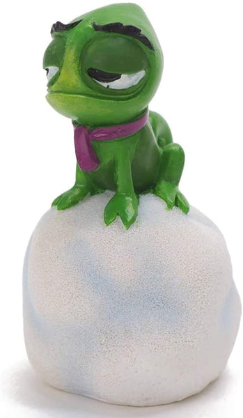 Disney Showcase Couture de Force Holiday Rapunzel and Pascal Figurine