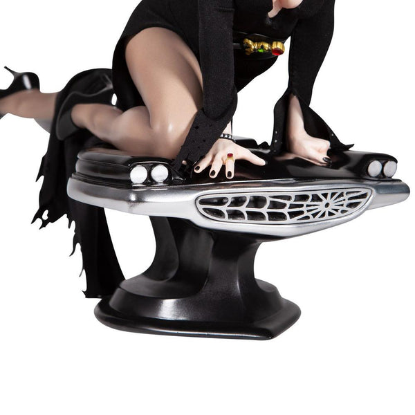 Enesco Grand Jester Studios Elvira Mistress of the Dark 1:4 Scale Statue